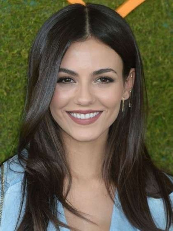 Victoria Justice Height, Weight, Bra Size, Measurements & Bio